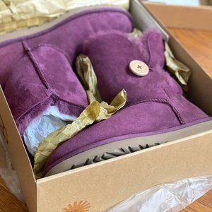 UGG Australia 5803 W Womens Bailey Button Port BOO